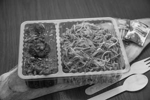 Chilli Garlic Noodles + Veg Manchurian Gravy (4 Pcs) (serves 1)