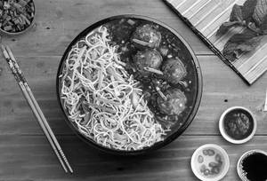 Veg Manchurian Bowl With Hakka Noodles