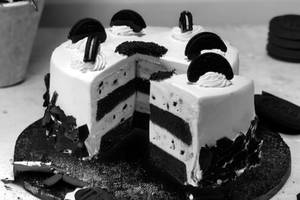 Cookies & Creamery Cake