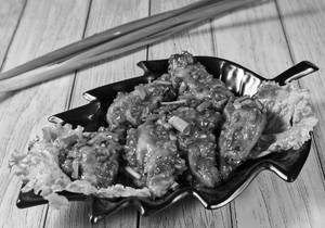 Pan Fried Momos (6 Pcs)