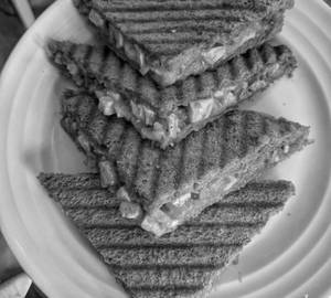 Paneer Tikka Sandwich [4 Pieces]
