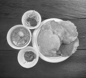 Bedmi puri with aloo ki sabzi