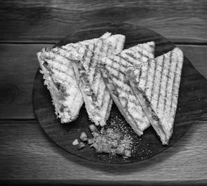 Veg Grilled Sandwich [4 Pieces]