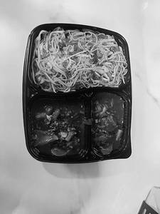 Vegetable Noodles With Chilli Paneer Combo