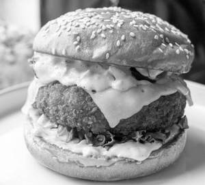 Crispy aloo tikki with paneer slice burger [single]