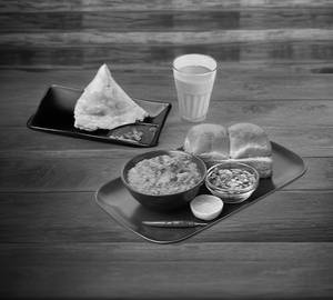 1 Pav Bhaji (Single Pav)+ 1 Plain Samosa + Masala Tea Cutting