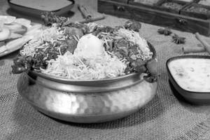 HYD.LEG PIECE CHICKEN DUM BIRIYANI FAMILY PACK