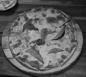 Classic Margherita Pizza