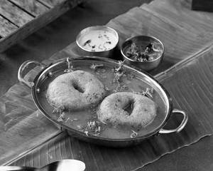 Sambhar Vada