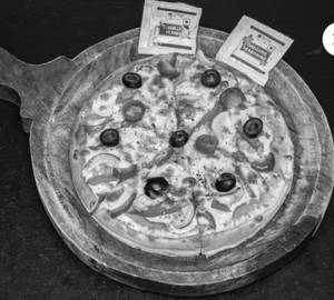 Veg pizza [regular] medium