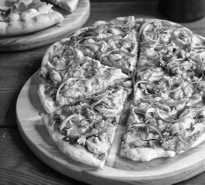 PizzaClassic chicken pizza
