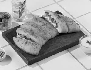 Paneer Peri Peri Stuffed Garlic Bread + Cheesy ...