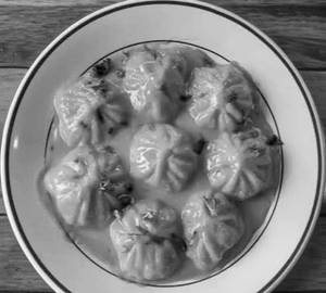 Veg Gravy Momos