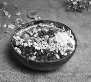 Nuts Smoothie Bowl