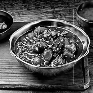 Vegetable manchurian in gravy