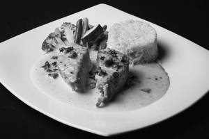 Seer Fish Anna With Sun Dried Tomato , White Wine & Cream (Gluten Free)