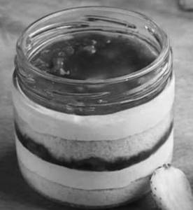 Jar cake strawberry