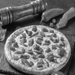 Spicy Chicken Pizza Pie