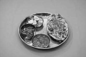 Amritsari Special  Khulcha
