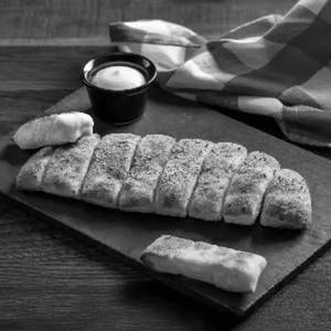 Cheese Garlic Breadsticks With Cheese Dip