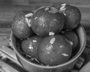 Gulab Jamun ( 02 Pc)