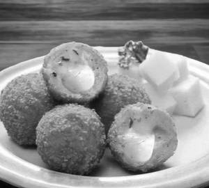 Chicken Cheese Ball  (5 pieces)