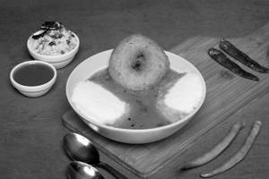 Sambar Idly (2 Pcs) & Vada (1 Pc)