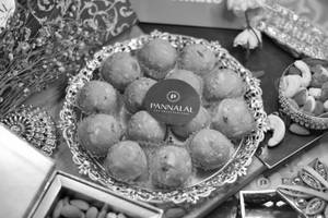 Besan Dry Fruit Laddu