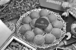 Besan Laddu