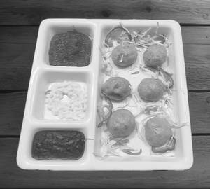 Veg Steam Momos (Half - 6 Pcs)