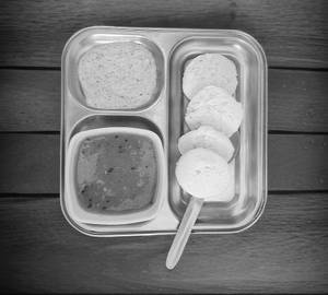Rava Idli Sambhar   [4 Pc]