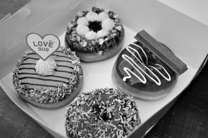 Bestseller Pack Of 4 Donuts
