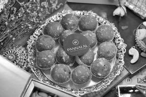 Gond Laddu