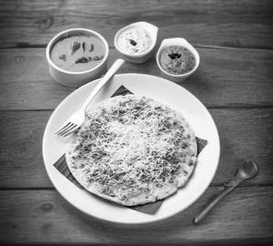 Cheese onion uttapa