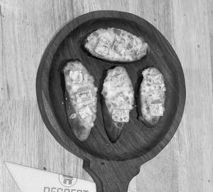 Panner stuffed garlic bread