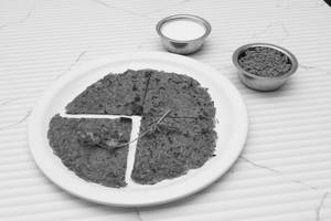 Thalipeeth With Curd
