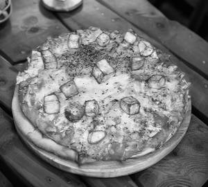 Peppy paneer pizza (medium)