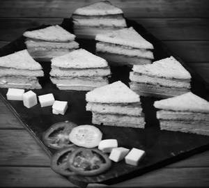 Veg club sandwich