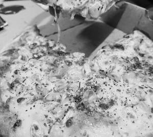 Corn cheese pizza