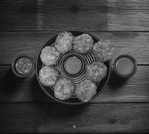 Veg kurkure momos (full - 8 pcs)