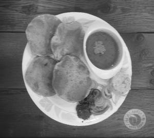 Chatore Chole Poori