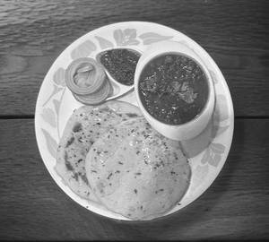 Desi Delight Chole Kulcha
