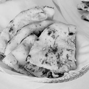 Garlic Cheese Naan