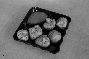 Veg Momos (6 Pcs)