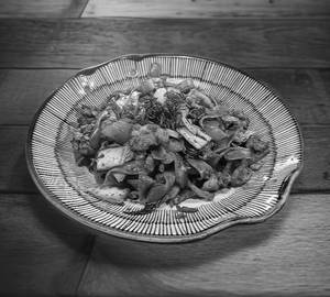 Sen Yai Phad Kheemao Prawn
