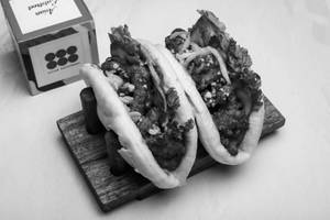 Seouls Fried Chicken Bao