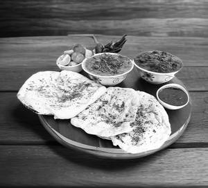 Purani Dilli Combo For 4 (4 Chole+ 8 Maida Kulche)