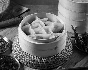 Asparagus & Water Chestnut Dumpling