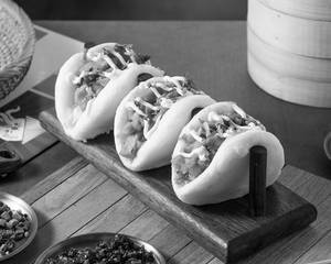 Sambal Paneer Bao [1 Pc]
