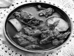 Patla Mutton Jhol With Aloo
